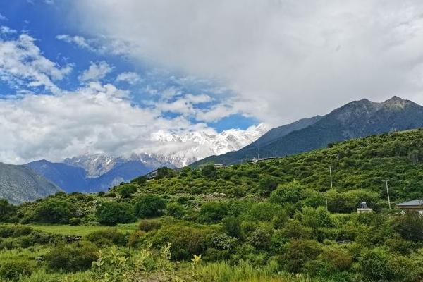 雅鲁藏布大峡谷景区介绍